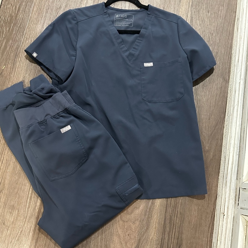 Figs Scrub set- night sky